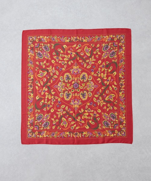 DISCOAT（ディスコート）の「アラベスク柄スカーフ（バンダナ/スカーフ・レディース・ベージュ/レッド・FREE）」の9枚目の写真