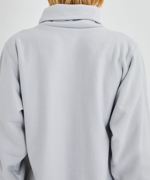 soe（ソーイ）の「【soe】NECKWARM SWEAT SHIRT（スウェット・メンズ・ブラック/グレー・1/2）」の17枚目の写真