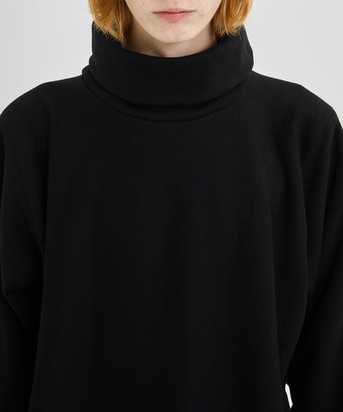 soe（ソーイ）の「【soe】NECKWARM SWEAT SHIRT（スウェット・メンズ・ブラック/グレー・1/2）」の12枚目の写真