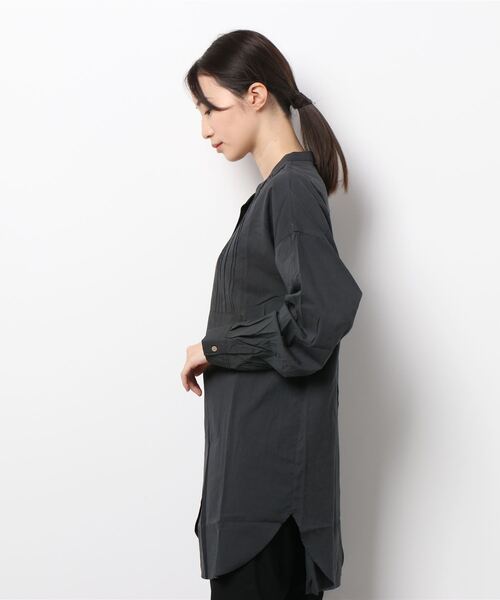 BELLUNA(ベルーナ)の「レースピンタック美人顔シャツチュニック(シャツ/ブラウス・レディース・オフホワイト/ブルーグレー/ワイン/チャコール・MEDIUM/LARGE/X-LARGE)」の12枚目の写真