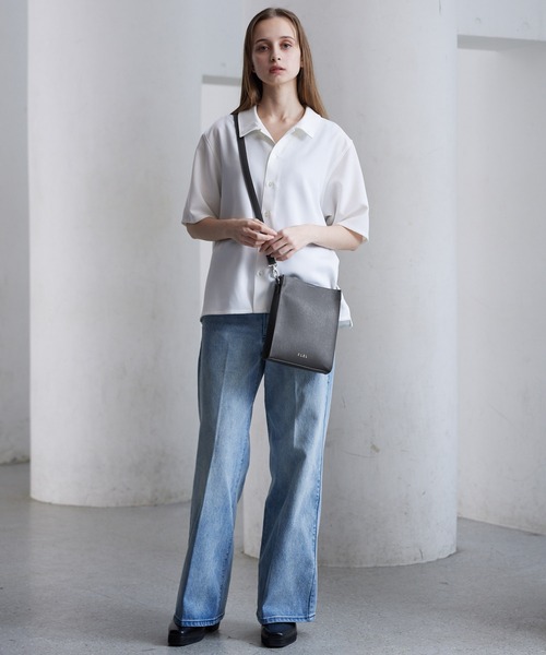 CLEL（クレイル）の「【CLEL】Square Shoulder Bag / 合皮スクエアショルダーバッグ ネックポーチ（ショルダーバッグ・メンズ・ブラック/オフホワイト/チャコールグレー/ダークブラウン/ブラック系その他/ブラック系/ブラック系1・FREE）」の19枚目の写真