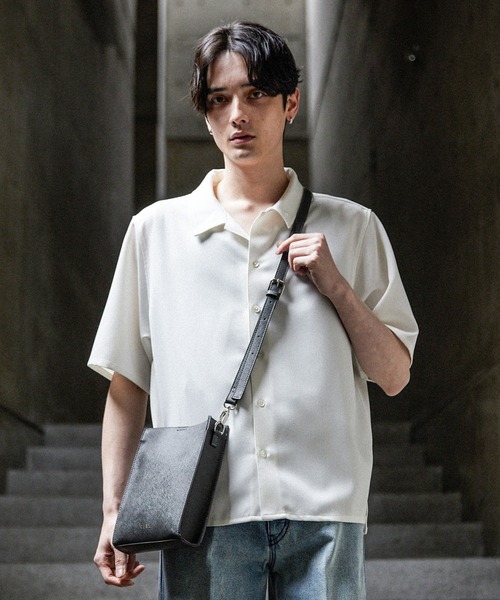 CLEL(クレイル)の「【CLEL】Square Shoulder Bag / 合皮スクエアショルダーバッグ ネックポーチ(ショルダーバッグ・メンズ・ブラック/オフホワイト/チャコールグレー/ダークブラウン/ブラック系その他/ブラック系/ブラック系1・FREE)」の20枚目の写真