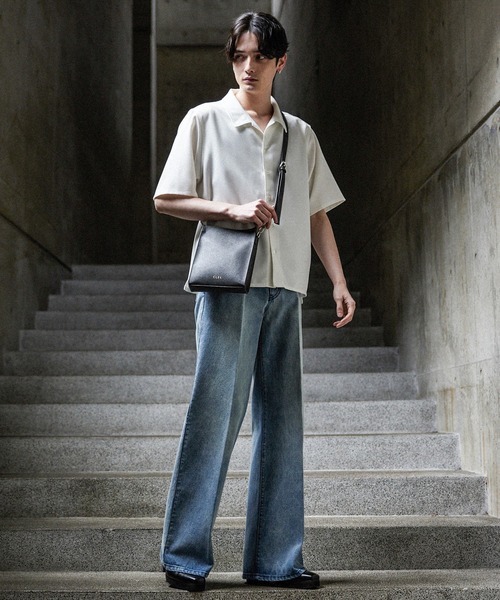 CLEL(クレイル)の「【CLEL】Square Shoulder Bag / 合皮スクエアショルダーバッグ ネックポーチ(ショルダーバッグ・メンズ・ブラック/オフホワイト/チャコールグレー/ダークブラウン/ブラック系その他/ブラック系/ブラック系1・FREE)」の15枚目の写真