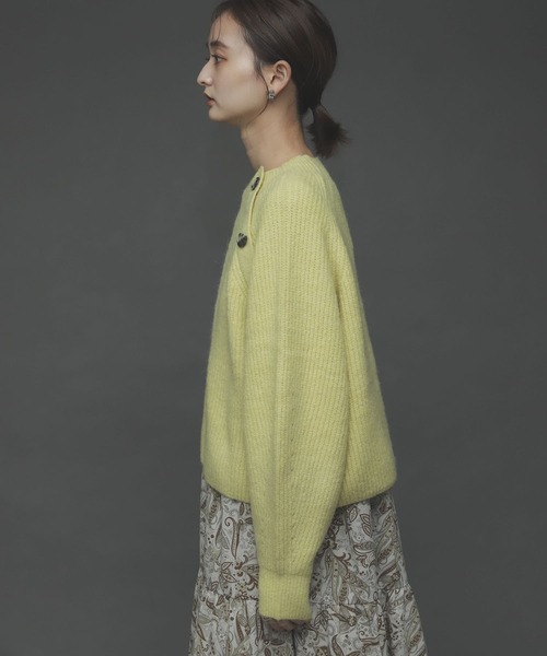 SENSE OF PLACE by URBAN RESEARCH（センスオブプレイスバイアーバンリサーチ）の「ストレッチアルパカボタンディテールセーター（ニット/セーター・レディース・グリーン/イエロー/アイボリー/ブラウン・ONE）」の7枚目の写真