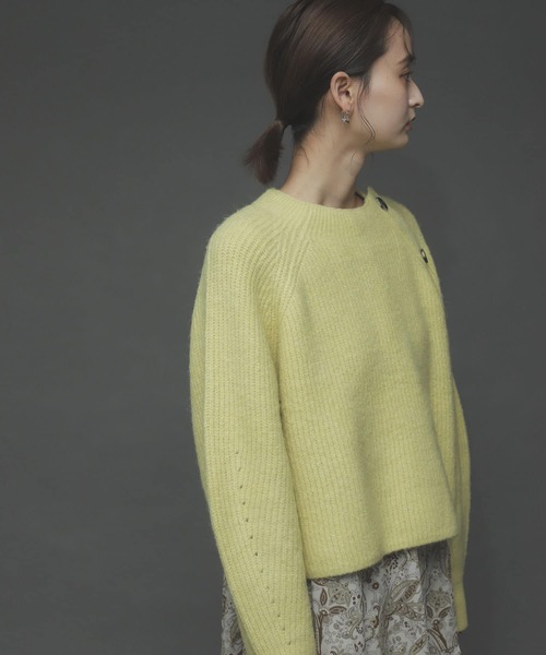 SENSE OF PLACE by URBAN RESEARCH（センスオブプレイスバイアーバンリサーチ）の「ストレッチアルパカボタンディテールセーター（ニット/セーター・レディース・グリーン/イエロー/アイボリー/ブラウン・ONE）」の10枚目の写真