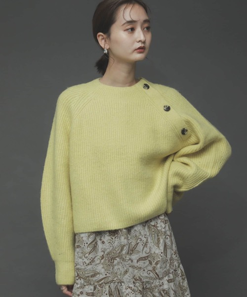 SENSE OF PLACE by URBAN RESEARCH（センスオブプレイスバイアーバンリサーチ）の「ストレッチアルパカボタンディテールセーター（ニット/セーター・レディース・グリーン/イエロー/アイボリー/ブラウン・ONE）」の11枚目の写真