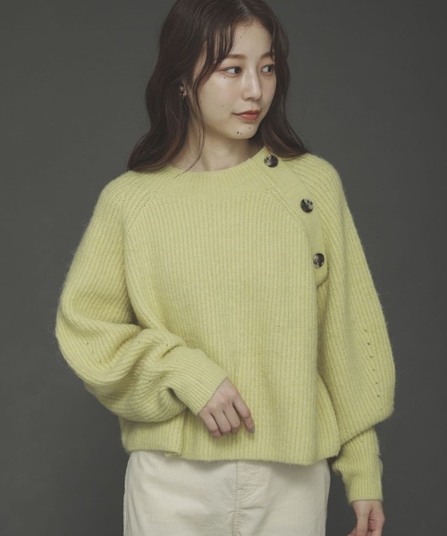 SENSE OF PLACE by URBAN RESEARCH（センスオブプレイスバイアーバンリサーチ）の「ストレッチアルパカボタンディテールセーター（ニット/セーター・レディース・グリーン/イエロー/アイボリー/ブラウン・ONE）」の18枚目の写真