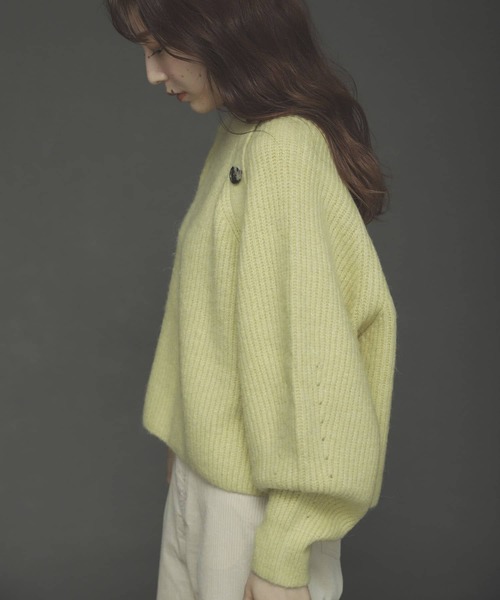 SENSE OF PLACE by URBAN RESEARCH（センスオブプレイスバイアーバンリサーチ）の「ストレッチアルパカボタンディテールセーター（ニット/セーター・レディース・グリーン/イエロー/アイボリー/ブラウン・ONE）」の19枚目の写真