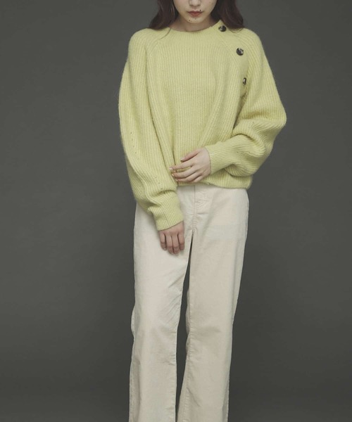 SENSE OF PLACE by URBAN RESEARCH（センスオブプレイスバイアーバンリサーチ）の「ストレッチアルパカボタンディテールセーター（ニット/セーター・レディース・グリーン/イエロー/アイボリー/ブラウン・ONE）」の20枚目の写真