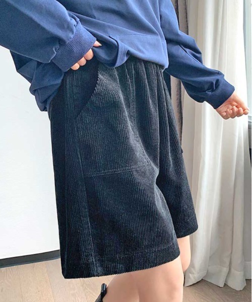MANGROVE（マングローブ）の「コーデュロイルーズハーフパンツ（その他パンツ・レディース・ダークグリーン/ブラック/ネイビー/キャメル・FREE）」の5枚目の写真