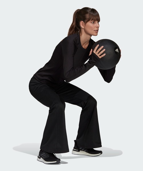 adidas（アディダス）の「adidas × カーリー・クロス フレア パンツ / アディダス（スラックス・レディース・ブラック・SMALL/MEDIUM/LARGE/X-LARGE）」の3枚目の写真