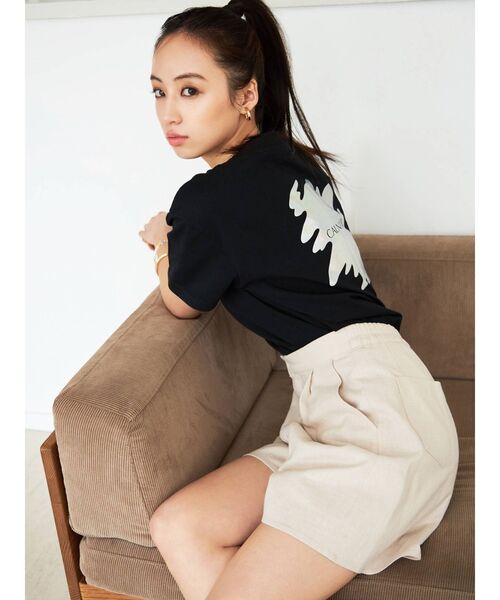 CALNAMUR(カルナムール)の「リネンショートパンツ(その他パンツ・レディース・ベージュ/アイボリー・FREE)」の8枚目の写真