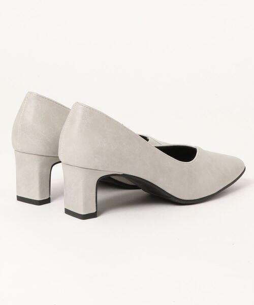 DURAS（デュラス）の「【DURAS】　スクエアトゥ切り替えしデザインパンプス（パンプス・レディース・ライトグレー/ベージュ/ブラック・24.0cm/23.5cm/22.5cm/24.5cm/23.0cm）」の4枚目の写真