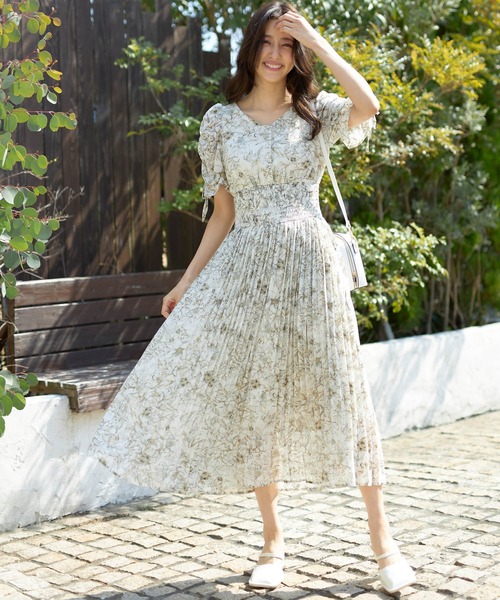 Bibiy. Vネックプリーツワンピース F Bibiy. Vネックプリーツワンピース F