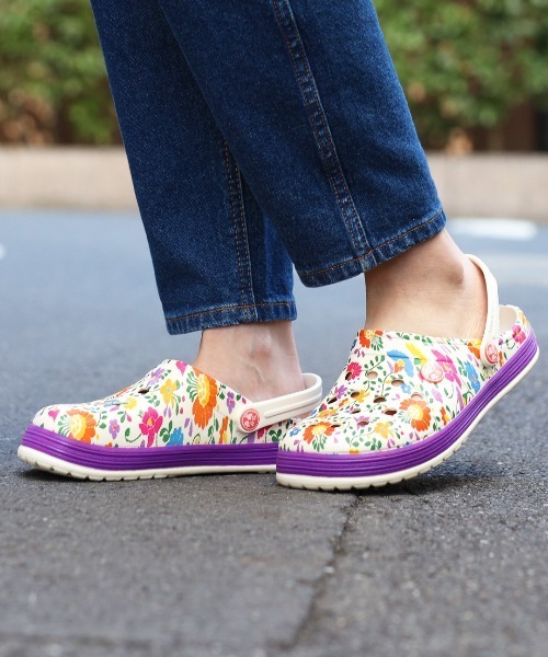 チチカカ(チチカカ)の「プリントサンダル(サンダル・レディース・オフホワイト/ブルー・LARGE/MEDIUM/XX-LARGE/SMALL)」の2枚目の写真