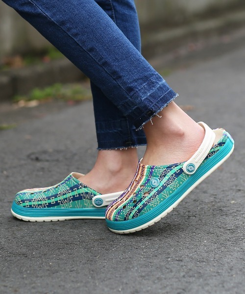 チチカカ(チチカカ)の「プリントサンダル(サンダル・レディース・オフホワイト/ブルー・LARGE/MEDIUM/XX-LARGE/SMALL)」の18枚目の写真