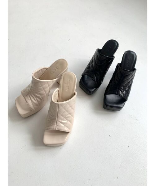 RESEXXY（リゼクシー）の「キルティング厚底サンダル（サンダル・レディース・ブラック/アイボリー・SMALL/MEDIUM/LARGE）」の5枚目の写真