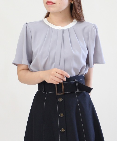 TRUDEA（トルディア）の「２way配色バンドカラーブラウス（シャツ/ブラウス・レディース・ホワイト/ベージュ/ネイビー/ミント/ピンクベージュ/グレイッシュベージュ/ブラウン/ホワイト×ネイビー/サックスブルー/ベージュ系その他/チャコールグレー・SMALL/MEDIUM/LARGE）」の10枚目の写真