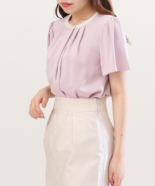 TRUDEA（トルディア）の「２way配色バンドカラーブラウス（シャツ/ブラウス・レディース・ホワイト/ベージュ/ネイビー/ミント/ピンクベージュ/グレイッシュベージュ/ブラウン/ホワイト×ネイビー/サックスブルー/ベージュ系その他/チャコールグレー・SMALL/MEDIUM/LARGE）」の13枚目の写真