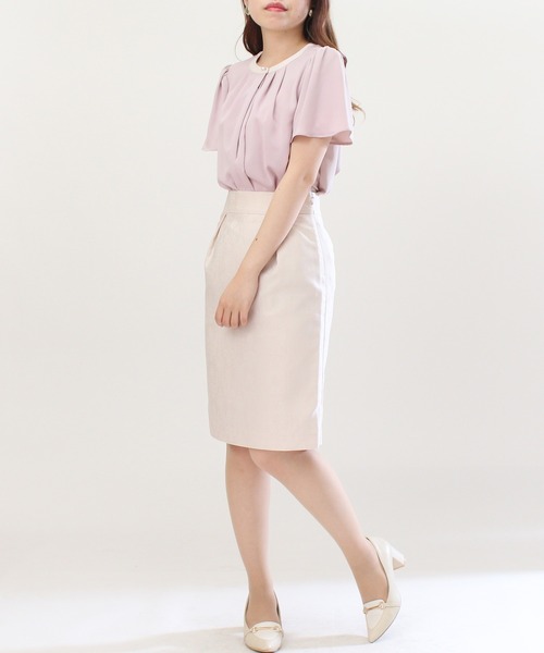 TRUDEA（トルディア）の「２way配色バンドカラーブラウス（シャツ/ブラウス・レディース・ホワイト/ベージュ/ネイビー/ミント/ピンクベージュ/グレイッシュベージュ/ブラウン/ホワイト×ネイビー/サックスブルー/ベージュ系その他/チャコールグレー・SMALL/MEDIUM/LARGE）」の15枚目の写真