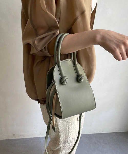 CAPRICIEUX LE'MAGE（カプリシューレマージュ）の「リネン巾着ラウンドショルダーバッグ（ショルダーバッグ・レディース・ブラック/ベージュ/カーキ・FREE）」の6枚目の写真