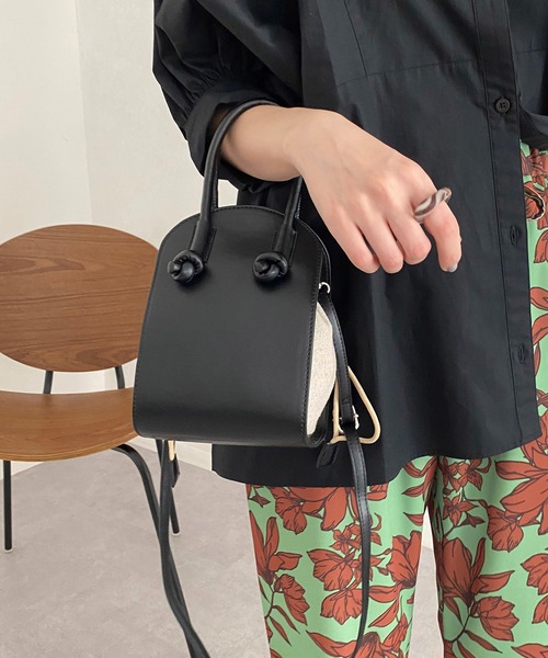 CAPRICIEUX LE'MAGE（カプリシューレマージュ）の「リネン巾着ラウンドショルダーバッグ（ショルダーバッグ・レディース・ブラック/ベージュ/カーキ・FREE）」の9枚目の写真