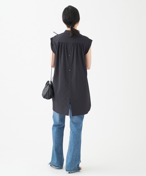 journal standard L'essage（ジャーナルスタンダードレサージュ）の「ピンタックノースリーブシャツ（シャツ/ブラウス・レディース・ホワイト/ブラック/ブラウン系その他・FREE）」の5枚目の写真