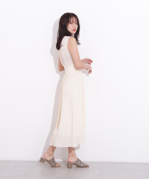 NATURAL BEAUTY BASIC ウエストマーク切替プリーツワンピースM 楽天市場】サイドプリーツ切替ワンピース／ナチュラル