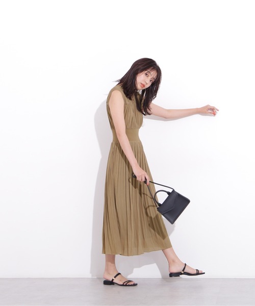 NATURAL BEAUTY BASIC ウエストマーク切替プリーツワンピースM 楽天市場】サイドプリーツ切替ワンピース／ナチュラル