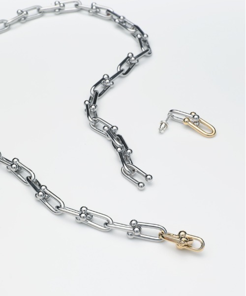 LEGENDA（レジェンダ）の「Connected Chain Necklace＆Pierce（ネックレス・メンズ・シルバー×ゴールド・FREE）」の6枚目の写真