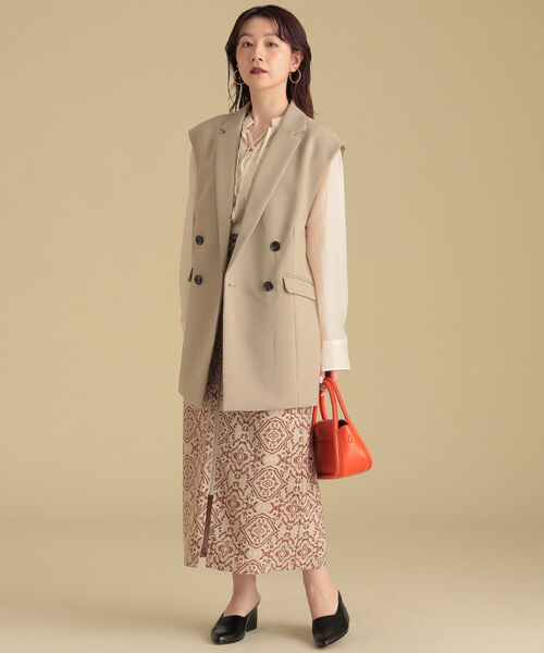 Ray BEAMS（レイビームス）の「Ray BEAMS / ノースリーブ 4ボタン ダブル ジャケット（ベスト・レディース・ダークブラウン/ベージュ・0/1）」の3枚目の写真