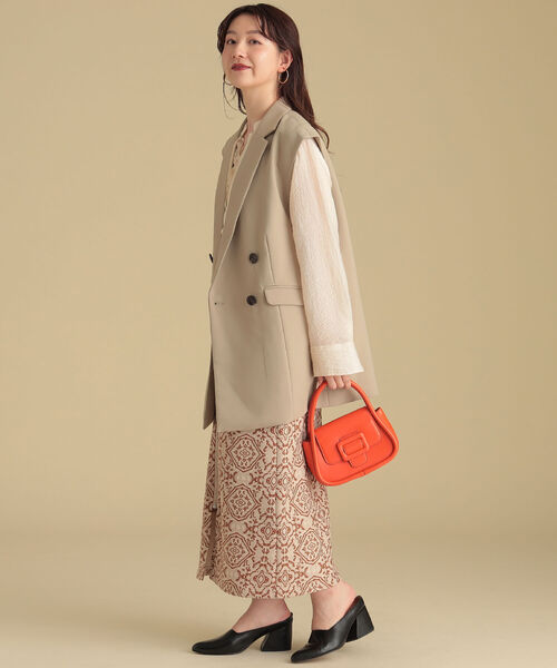 Ray BEAMS（レイビームス）の「Ray BEAMS / ノースリーブ 4ボタン ダブル ジャケット（ベスト・レディース・ダークブラウン/ベージュ・0/1）」の5枚目の写真