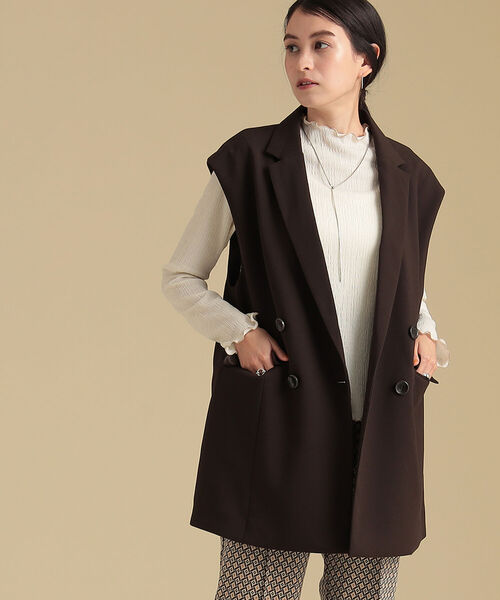 Ray BEAMS（レイビームス）の「Ray BEAMS / ノースリーブ 4ボタン ダブル ジャケット（ベスト・レディース・ダークブラウン/ベージュ・0/1）」の2枚目の写真