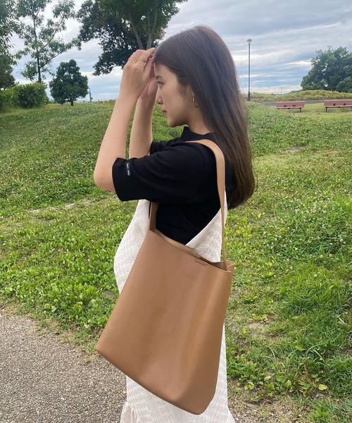 TOPKAPI EFOLE(トプカピエフォル)の「【EFOLE】 【インフルエンサーyui×EFOLE コラボ】ワンハンドル トートバッグ(ショルダーバッグ・レディース・ブラウン/ベージュ・FREE)」の6枚目の写真