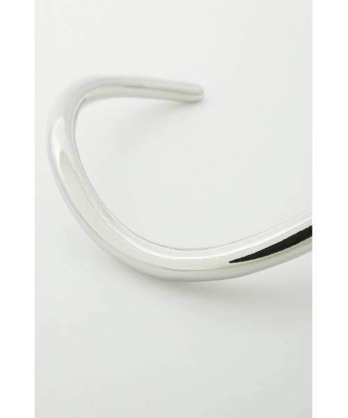 AZUL by moussy(アズールバイマウジー)の「NUANCE CURVE METAL BANGLE/ニュアンスカーブメタルバングル(ブレスレット・レディース・シルバー/ゴールド系その他・FREE)」の7枚目の写真