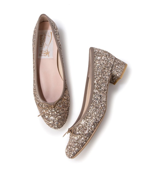 Launa lea ballet（ラウナレア バレエ）の「【新色】ラウンドグリッターバレエシューズ(B5601A)（バレエシューズ・レディース・グレイッシュベージュ/ブラック/シルバー/オフホワイト/ピンクベージュ・22.5cm/23.5cm/24.5cm/23.0cm/24.0cm/25.0cm/22.0cm/25.5cm/26.0cm/21.5cm）」の18枚目の写真