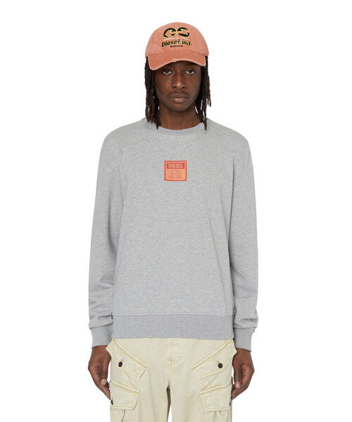 DIESEL(ディーゼル)の「メンズ スウェット パッチデザイン(スウェット・メンズ・ホワイト/グレー/ブラック・X-LARGE/X-SMALL/XX-LARGE/SMALL/XXX-LARGE/LARGE/MEDIUM)」の5枚目の写真