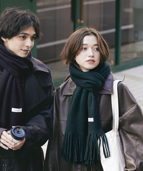 MONO-MART(モノマート)の「ボリュームラッセルカラーマフラー(マフラー・メンズ・ダークグリーン/ブラック/ライトグレー/ベージュ/モカ/チャコール/ネイビー/ライトブルー/ダークオリーブ/アッシュブラウン/ダークグレー/ナチュラル/ダークネイビー/テラコッタ/チェリーレッド/ブルー系・FREE)」の10枚目の写真