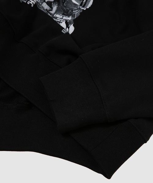 WE11DONE(ウェルダン)の「MOVIE COLLAGE SWEATSHIRT(スウェット・レディース・ブラック/ホワイト・S/M)」の4枚目の写真
