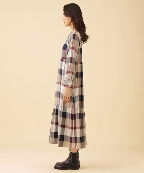 CB CRESTBRIDGE（シービークレストブリッジ）の「チェックティアードワンピース（ワンピース・レディース・ベージュ・M/S）」の11枚目の写真