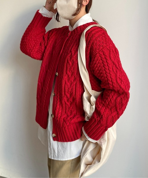 CPCM（シーピーシーエム）の「ざっくり編みケーブルニットカーディガン