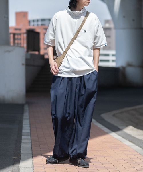 JOHN'S CLOSET（ジョンズクローゼット）の「【23】ナイロン エンブレム刺繍 ミニバッグ（ショルダーバッグ・メンズ・ブラック/ベージュ・FREE）」の5枚目の写真