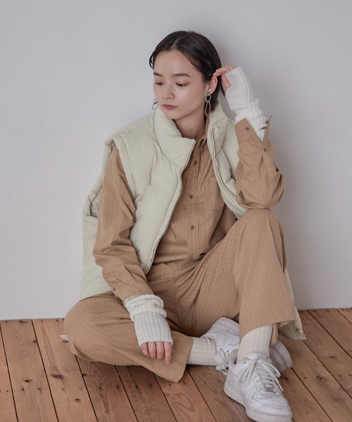 Fashion Letter(ファッションレター)の「ファイバーダウンシームポケットオーバーベスト(ダウンベスト・レディース・グリーン/ブラック/アイボリー/ミント/グレイッシュベージュ/イエロー・M)」の7枚目の写真