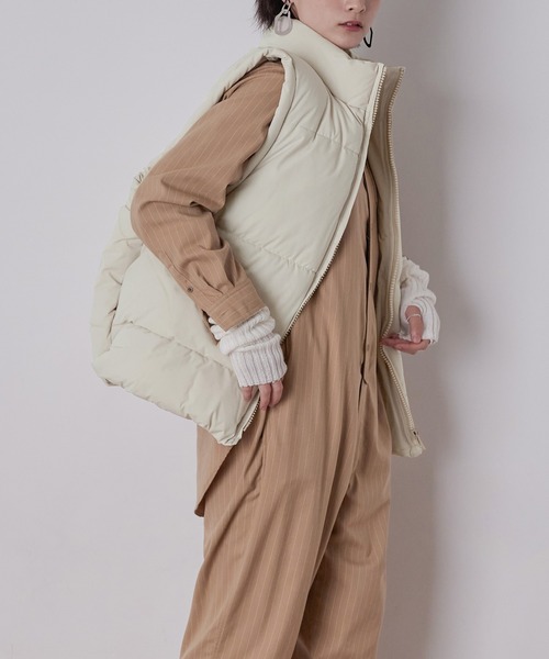Fashion Letter(ファッションレター)の「ファイバーダウンシームポケットオーバーベスト(ダウンベスト・レディース・グリーン/ブラック/アイボリー/ミント/グレイッシュベージュ/イエロー・M)」の14枚目の写真
