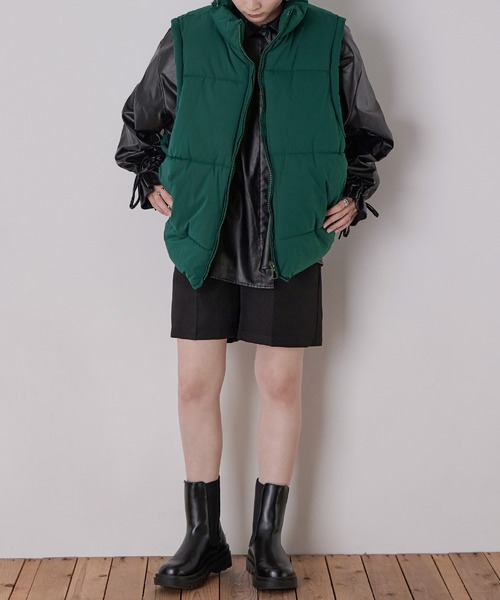 Fashion Letter(ファッションレター)の「ファイバーダウンシームポケットオーバーベスト(ダウンベスト・レディース・グリーン/ブラック/アイボリー/ミント/グレイッシュベージュ/イエロー・M)」の17枚目の写真