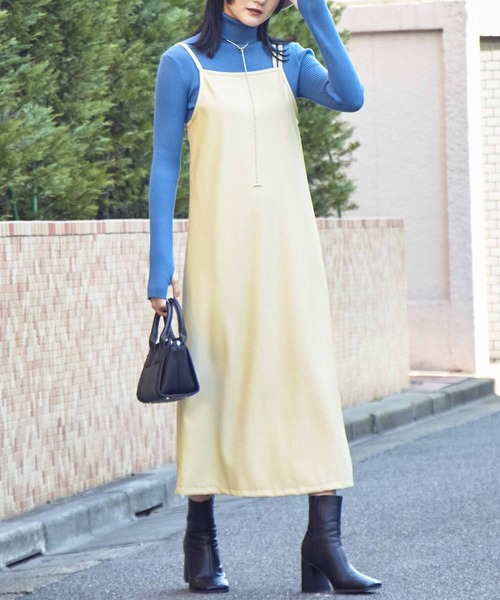 ANAP（アナップ）の「ダブルストラップフェイクレザーキャミソールワンピース（ワンピース・レディース・アイボリー/ブラック・FREE）」の3枚目の写真