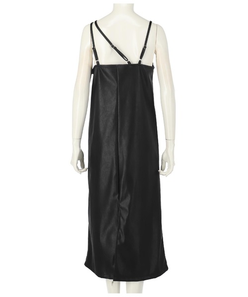 ANAP（アナップ）の「ダブルストラップフェイクレザーキャミソールワンピース（ワンピース・レディース・アイボリー/ブラック・FREE）」の9枚目の写真
