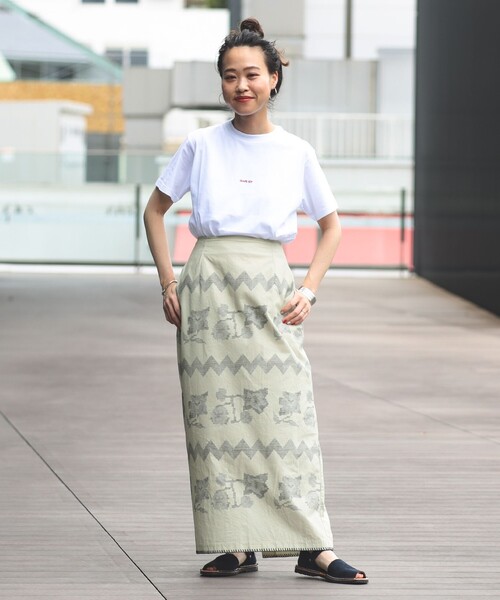 BEAMS BOY（ビームスボーイ）の「BEAMS BOY / ボーイ エンブロイダリー クルー Tシャツ 23SS（Tシャツ/カットソー・レディース・オフホワイト/ナチュラル/ブラック/サックスブルー/グリーン/パープル・1/2）」の7枚目の写真