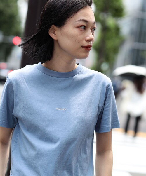 BEAMS BOY（ビームスボーイ）の「BEAMS BOY / ボーイ エンブロイダリー クルー Tシャツ 23SS（Tシャツ/カットソー・レディース・オフホワイト/ナチュラル/ブラック/サックスブルー/グリーン/パープル・1/2）」の5枚目の写真