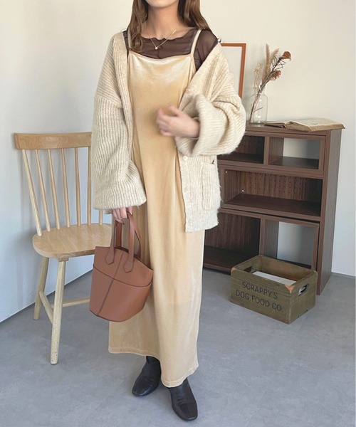 apres jour(アプレジュール)の「ベロアキャミワンピース【ZOZOTOWN限定アイテム】(ワンピース・レディース・モカ/ベージュ/ブルー系その他・X-LARGE/フリー)」の4枚目の写真